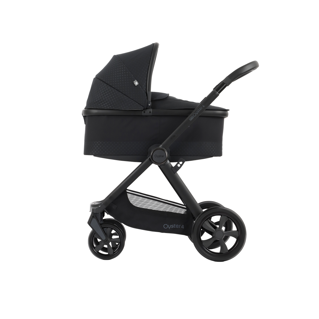 Babystyle Oyster 4 Essential Bundle - Raven