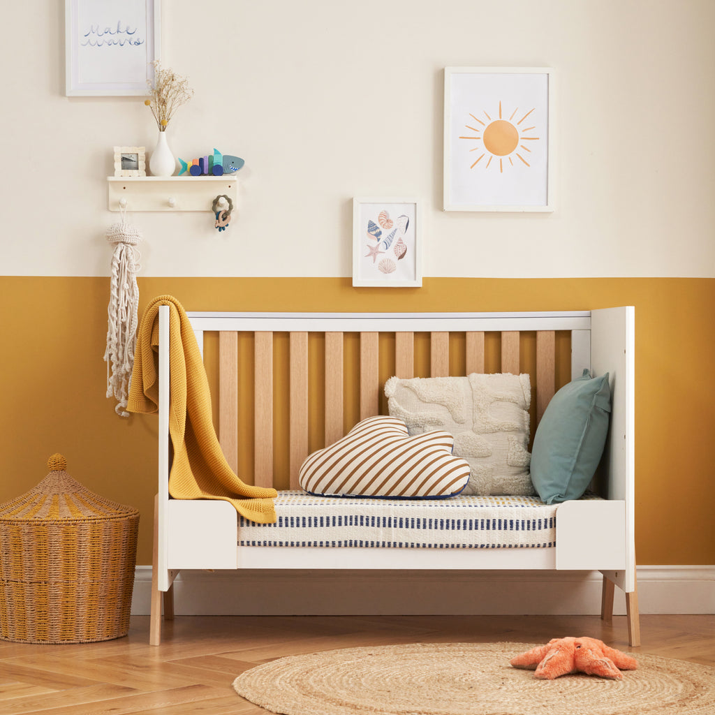 Tutti Bambini Fuori Cot Bed - Chelsea Baby