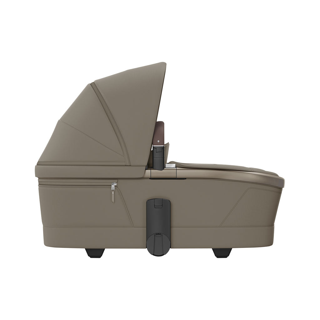 Maxi Cosi Fame Carrycot Oak Truffle 2