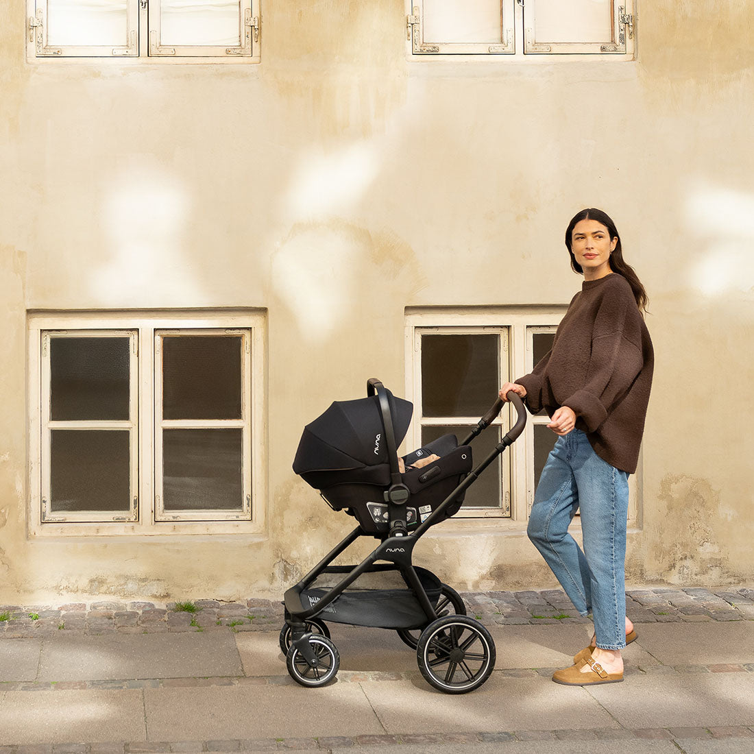 Nuna Pipa™ Urbn Car Seat - Caviar
