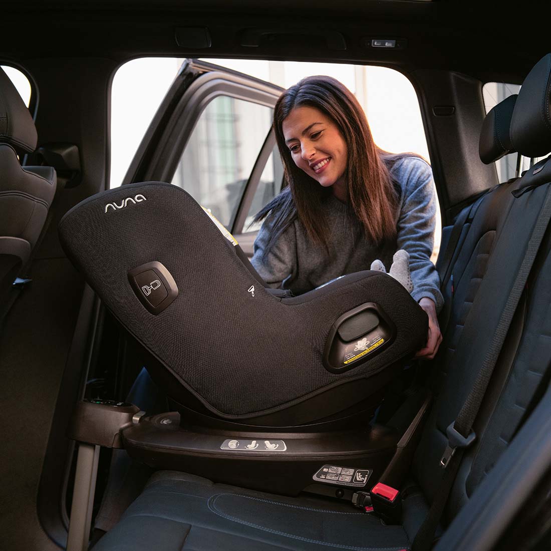 Nuna Pruu™ Car Seat - Caviar