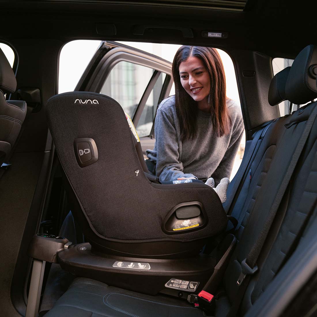 Nuna Pruu™ Car Seat - Caviar