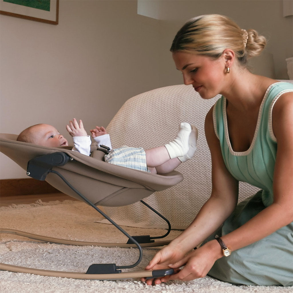 Silver_Cross_Nest_and_Nurture_Highchair_and_Bouncer_Bundle_Biscuit_3