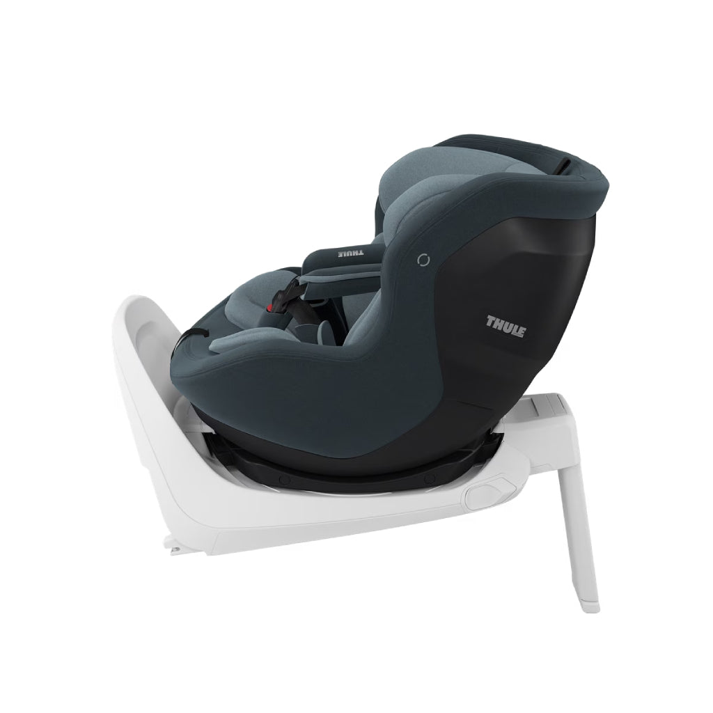 Thule_Elm_Toddler_Car_Seat_Darkest_Blue_4