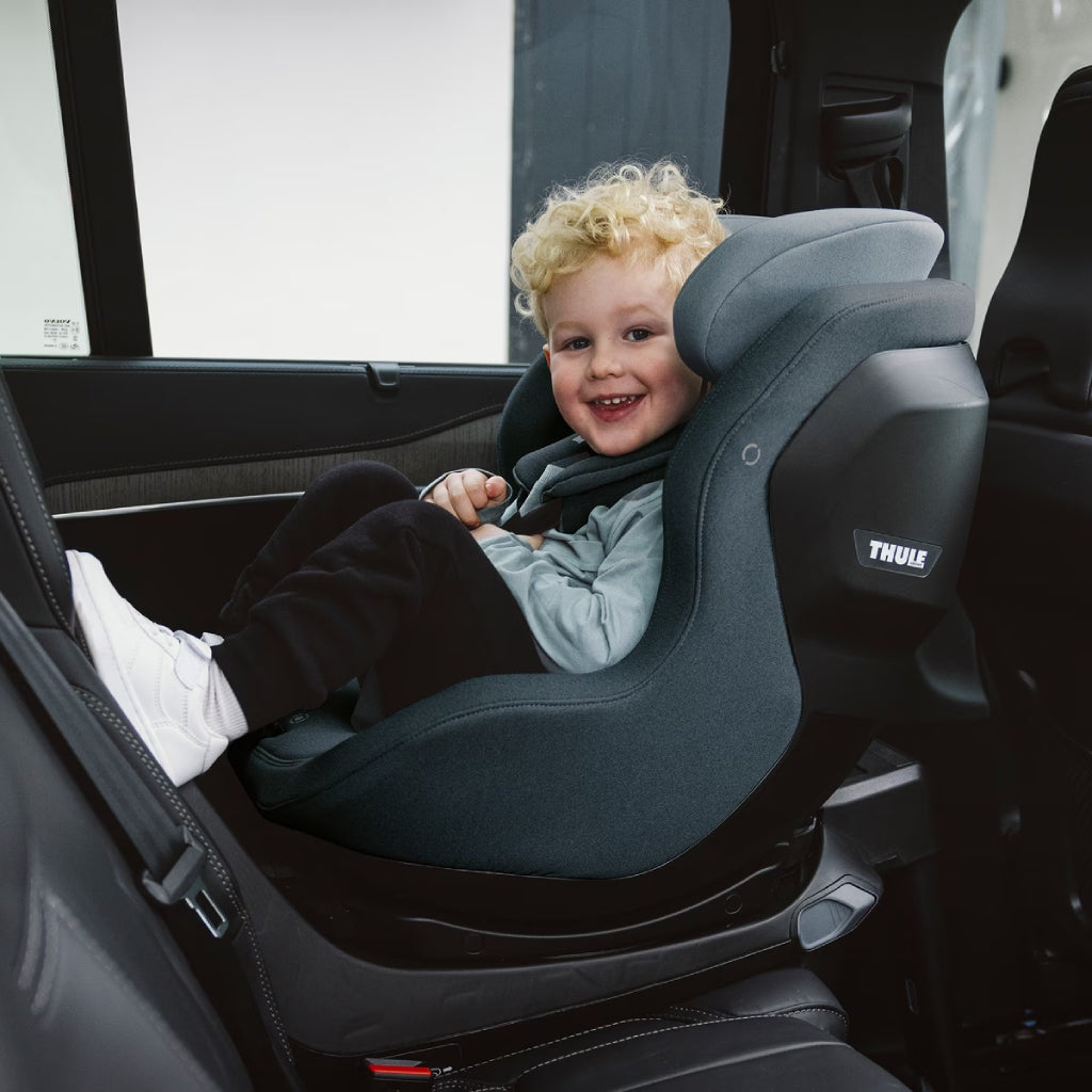 Thule_Elm_Toddler_Car_Seat_Darkest_Blue_5