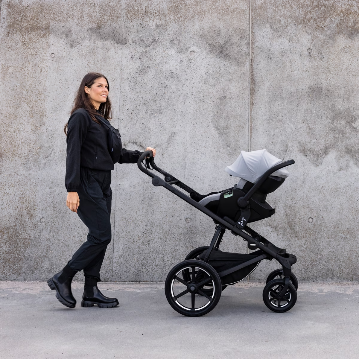 Thule Maple Infant Car Seat - Black