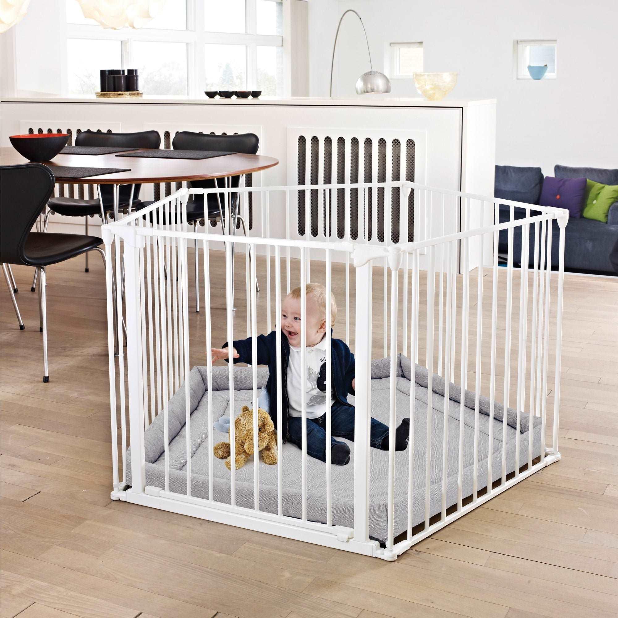 Baby Dan Olaf Playpen Pentagon - Chelsea Baby