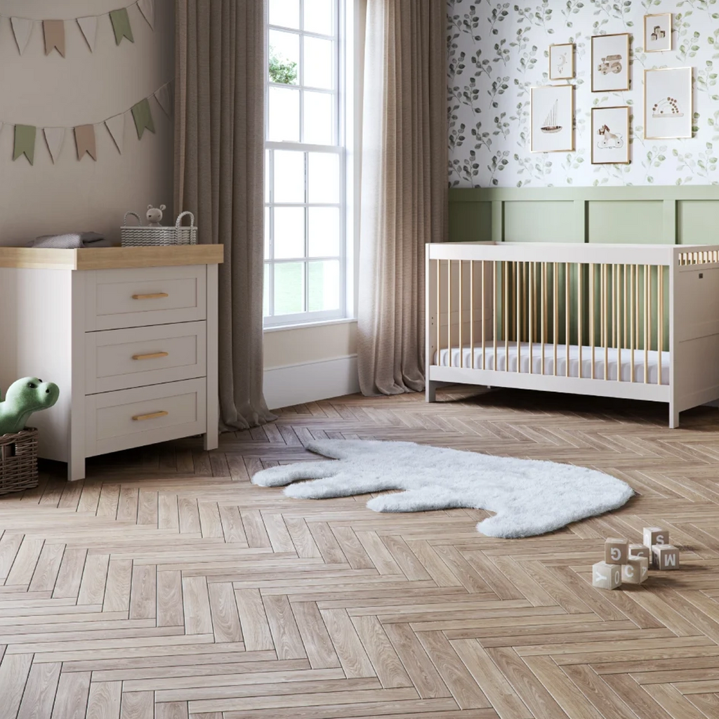 Silver Cross Seville 2 Piece Nursery Set with Convertible Cot Bed to Toddler Bed and Dresser