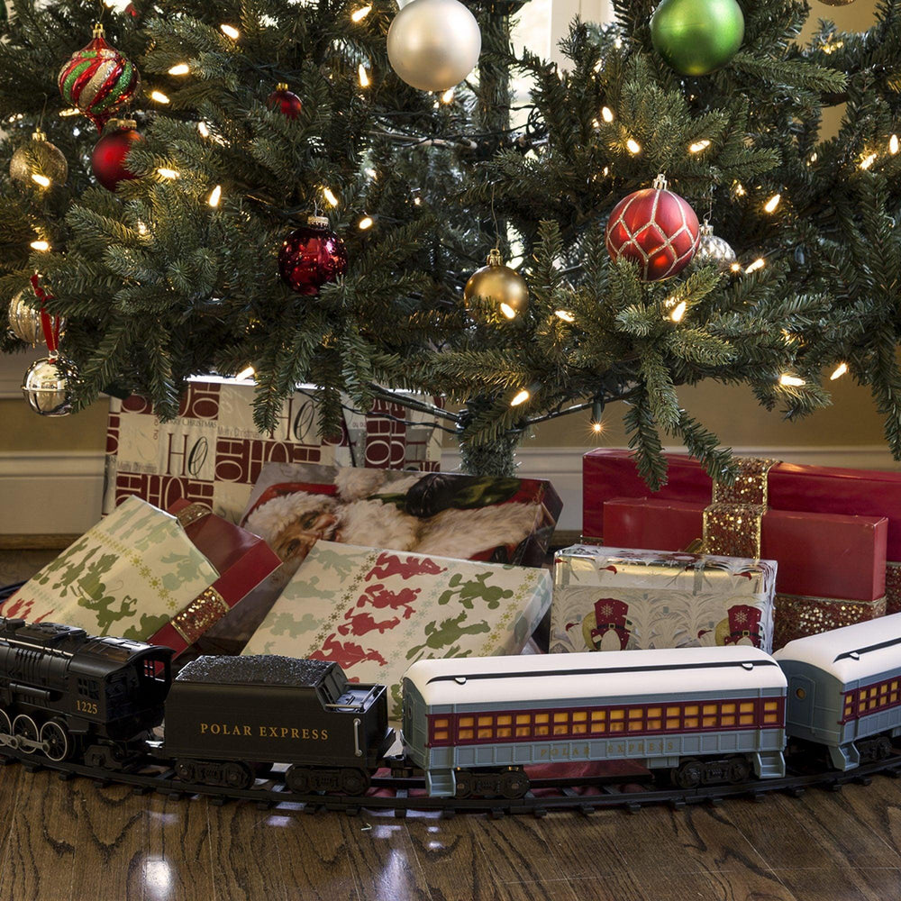 Lionel Trains The Polar Express 28 Piece Train Set & Chelsea Baby